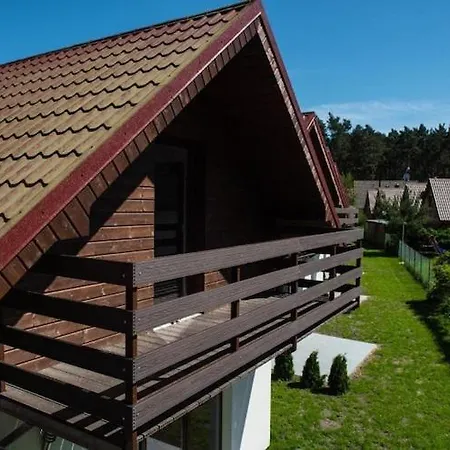 Comfortable, Two-story Home, Summer Pool *