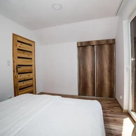 Hébergement de vacances Comfortable, Two-story Home, Summer Pool