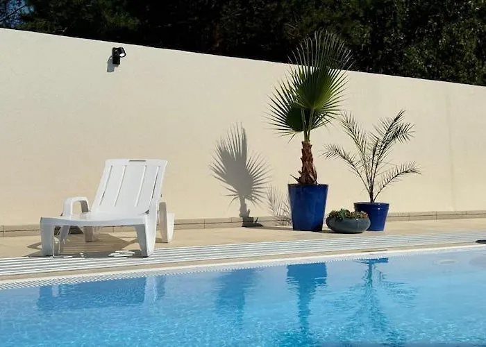 Holiday home Comfortable, Two-story Home, Summer Pool *