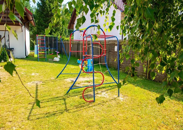 Comfortable, Two-story Home, Summer Pool *